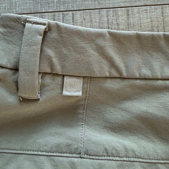 Lululemon ABC Chino Shorts Size 32 - Picture 4 of 4